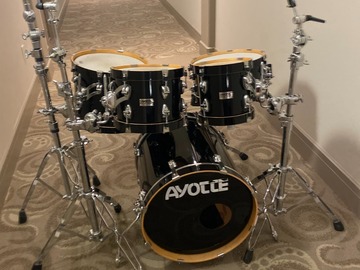 Selling with online payment: Ayotte Ebony Piano Black 18,8,10,14 with matching 6.5x14 snare