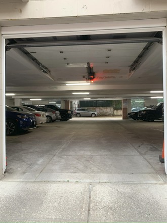 Williamsburg Brooklyn NY, Safe, Gated Prime Parking With Storage.