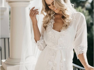 Selling: Le Rose Bridal Robe 