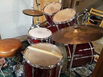Selling with online payment: Yamaha Wood Drum Set