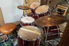 Selling with online payment: Yamaha Wood Drum Set