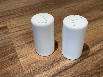 Selling: Maxwell and Williams Salt and Pepper Shakers 
