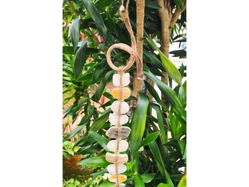  : garland made on a dried algua from Japan and pieces of shells