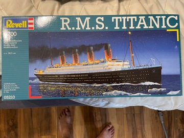 Selling with online payment: R.M.S. Titanic 1/700