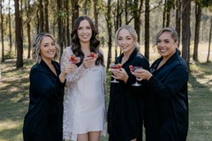Selling: Le Rose Fleur Floral Lace Robe