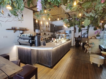 Walk-in: Experience the best cafe shop in Notting Hill