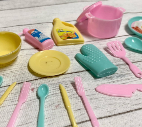 200pcs. Adorable Barbie Food/Utensils for Fashion Dolls