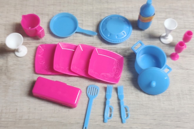 200pcs. Adorable Barbie Food/Utensils for Fashion Dolls