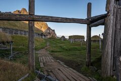 Apresentações de projetos: Abandoned Viking film set in Iceland