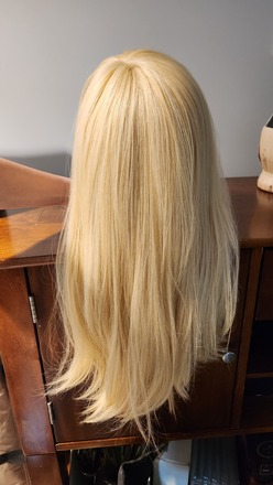 Long blonde wig w/ bangs
