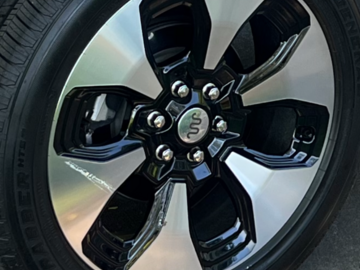 Selling: F-150 wheels 22 inch 