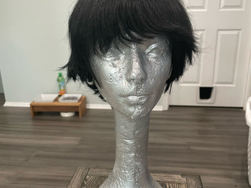 Selling with online payment: Short Black Wig