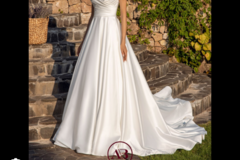 Myydään (Yksityinen): Angela bianca 1072 sävy: ivory. Eu 38, muokattu 34-36 kokoiselle.