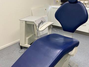 Gebruikte apparatuur: Dental Stand Alone DSA 2000L + stoel Moon 2004L