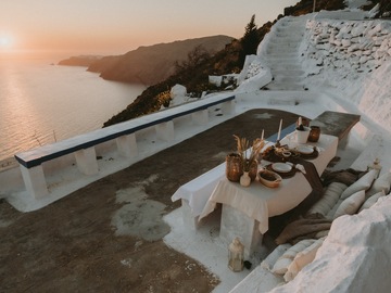 Offering without online payment (No Fees): Santorini Sunset Picnic 