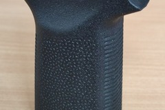 Виробники: Рукоятка пістолетна Magpul на AK