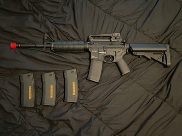 Selling: KWA M4 w/ 3 extra magazines