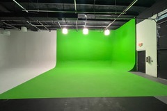 Rental - Per Hour: 30' 2-wall Green Screen Studio