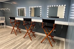 Rental - Per Hour:  Makeup / Wardrobe Glam Room for Shoots