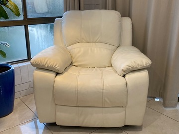 Renting out with online payment: Rocking Recliner