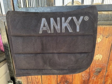 Venta: Sudadero anky negro brillante