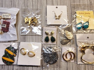Comprar ahora: 250+ Pairs - Stylish Earrings - Many Assorted Styles!