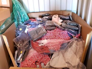 Comprar ahora: Mix Lot of 25 PCS of Kids And Ladies Clothing New With Tags