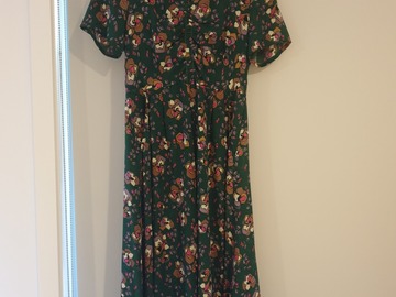 Selling: Green silk dress, has pockets! Size S