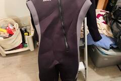 Rent per day: 5 mm SCR Neoprene Diving Suit 