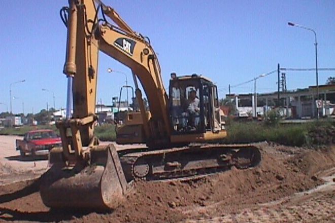 EXCAVADORA SOBRE ORUGAS CAT 320 BLME