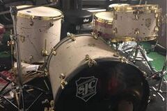 Selling with online payment: SJC Custom 4-Piece Drum Set w/ cases