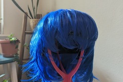 Selling with online payment: Bright blue short spiky wig