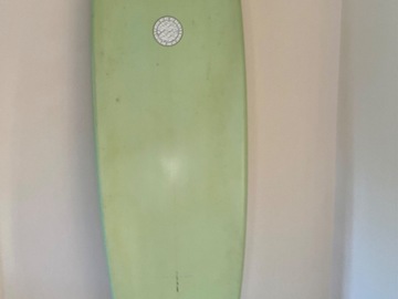 Renting out with online payment: Surfboard
