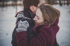 Selling: Does he still love me? Love Reading