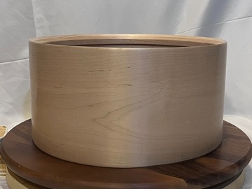 Selling with online payment: Famous Steam-bent, single-ply maple shell 14"x7" 
