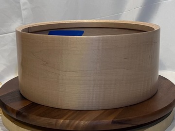 Selling with online payment: Famous Steam-bent, single-ply curly maple shell 14"x6"