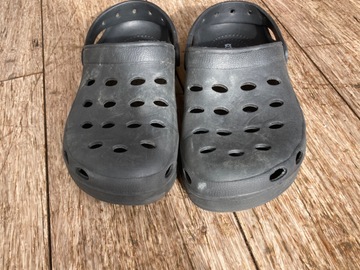 Selling with online payment: Not Crocs