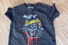 Selling with online payment: Guns n roses T-shirt