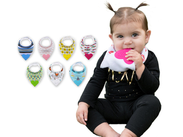 Comprar ahora: 100 Reversible Bibs and 50 Pacifier Clips in a gift pack.