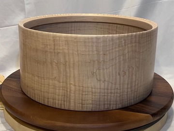 Selling with online payment: Famous Steam-bent, single-ply curly maple shell 6.5"x14"