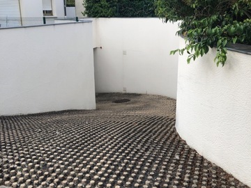 Location:   place de parking sous sol  à louer 
