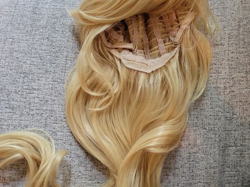 Selling with online payment: Long Blonde Wig