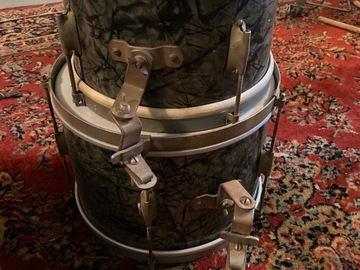 Selling with online payment: Vintage WFL/Ludwig drum set w hardware