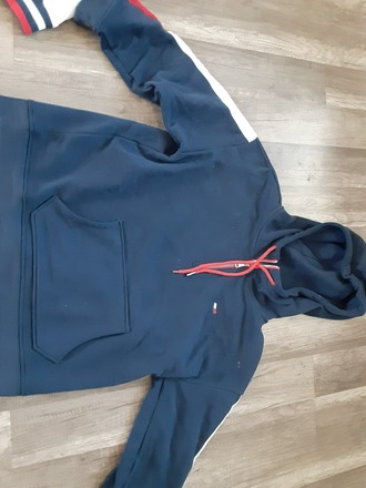 (30) Tommy & Calvin K, Sweatshirts & Pants MSRP $ 2,850.00