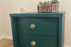 Individual Seller: Elegant Two-Drawer Nightstand in Excellent Condition