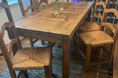 Individual Seller: Mexican Djnjng room table and 6 Ladder back chairs
