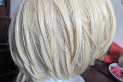 Selling with online payment: Light Blonde Bob Wig