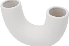 Selling: Ceramic Vase - white 