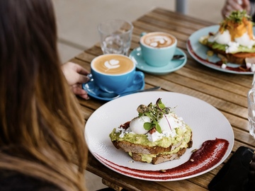 Book a table: Geelong | Relaxed laptop friendly atmosphere at 9Grams 