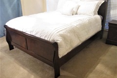 Selling with online payment: Queen cherry bedroom set - brand new